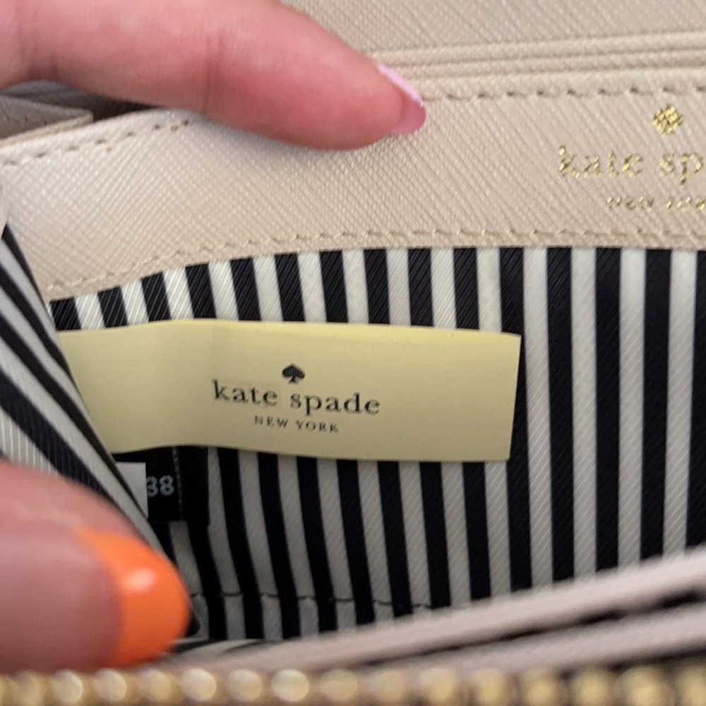 Kate Spade Wallet - Picture 6 of 9